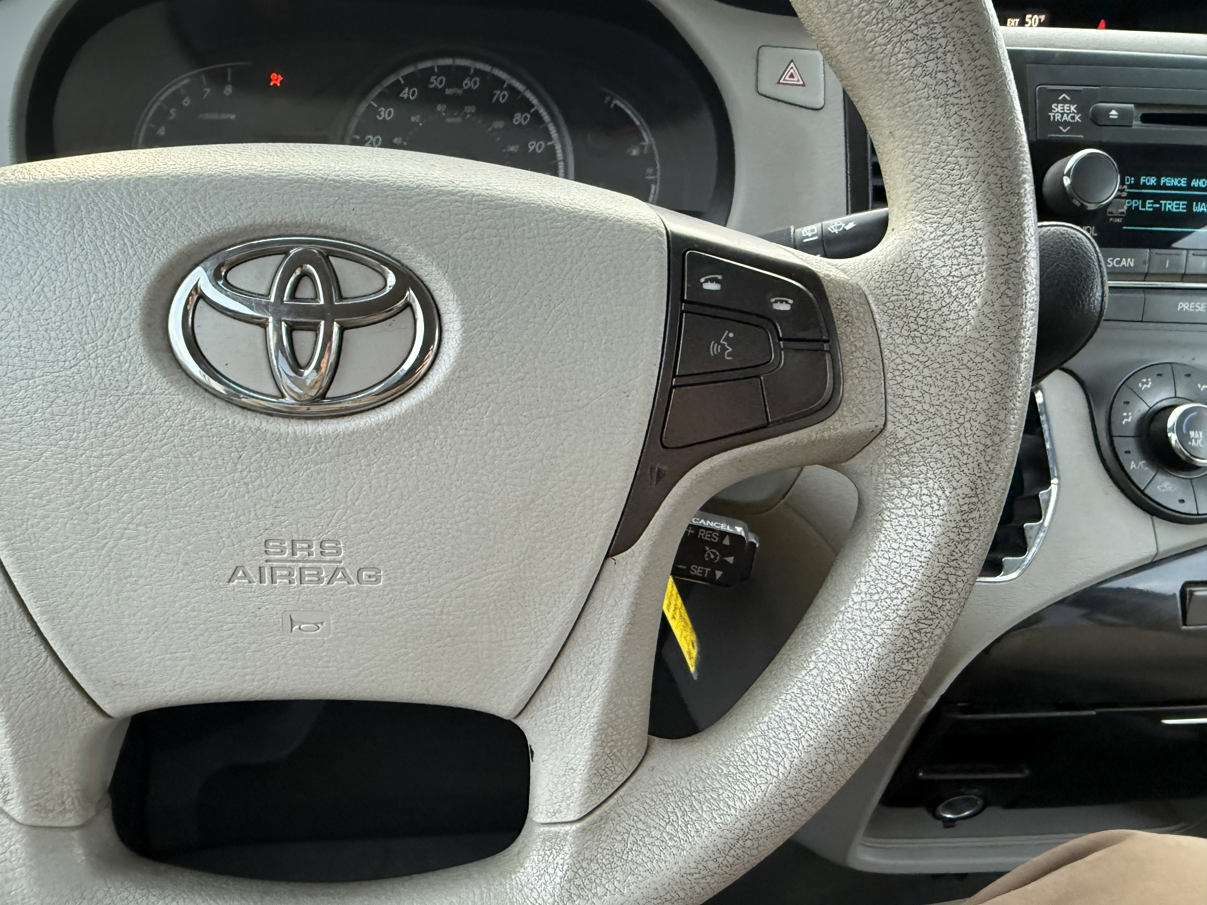 Used 2011 Toyota Sienna LE image 21