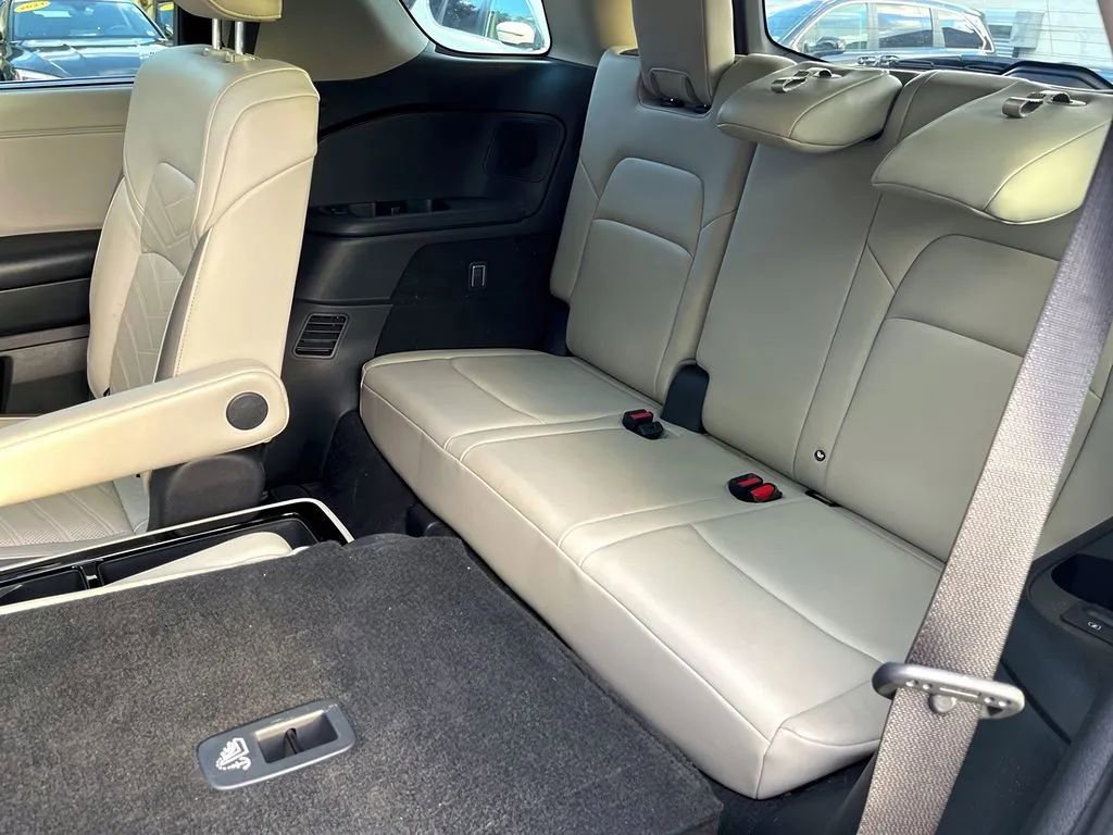 Used 2022 Nissan Pathfinder Platinum w/ Cargo Package image 25