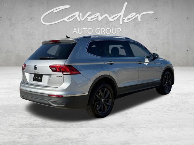Used 2024 Volkswagen Tiguan SE AWD/4WD image 16