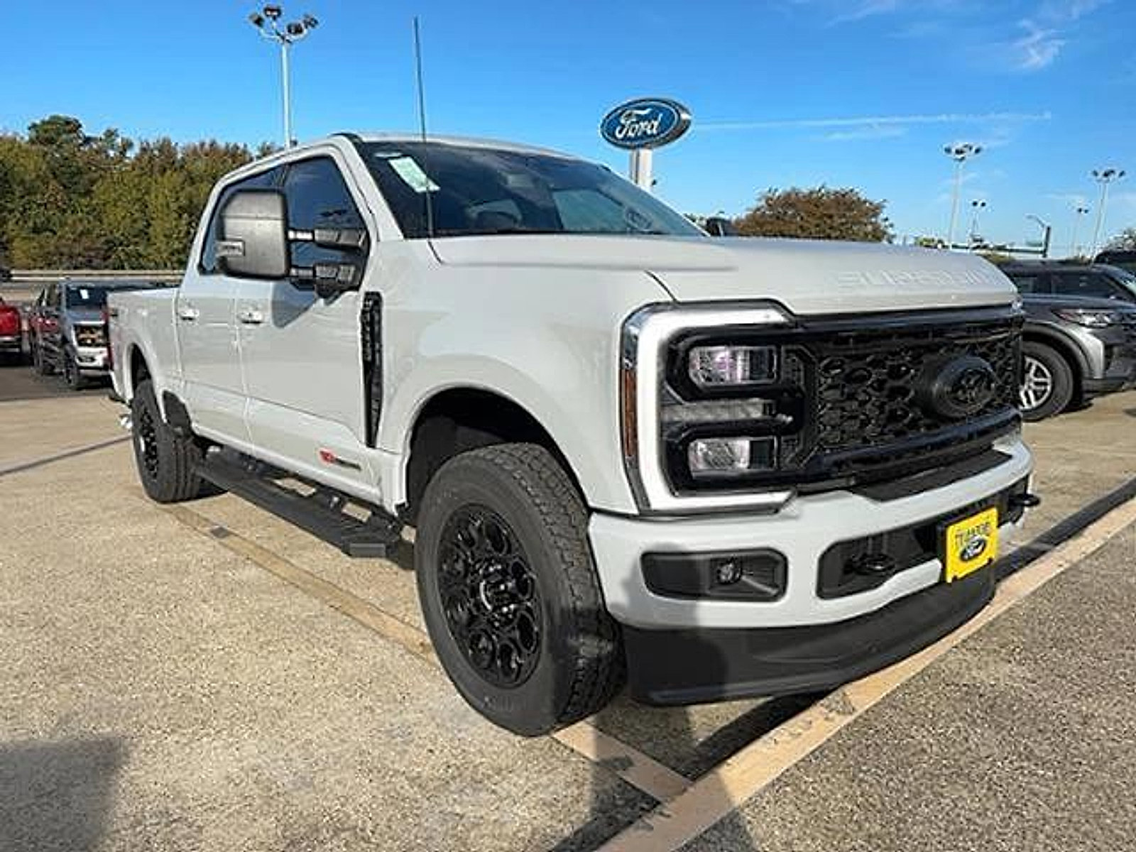 New 2026 Ford F250 XLT w/ XLT Premium Package AWD/4WD image 3