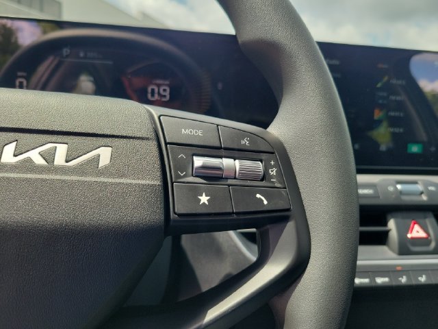 New 2026 Kia K4 FWD image 16