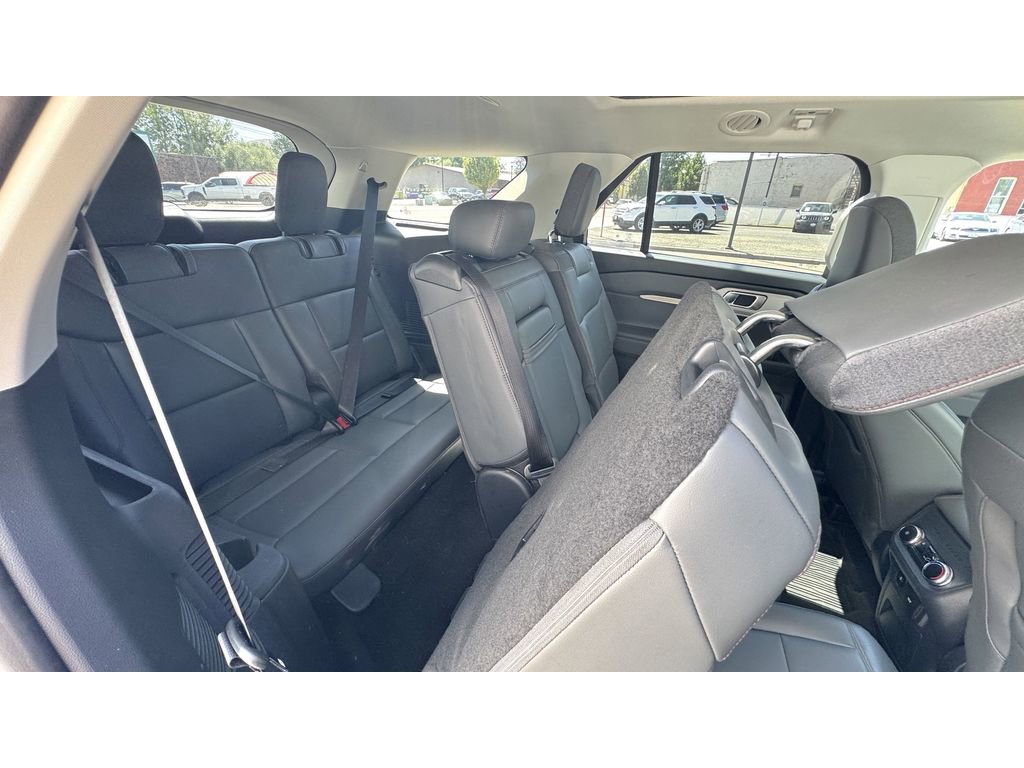 Used 2025 Ford Explorer Active w/ Active Comfort Package image 11