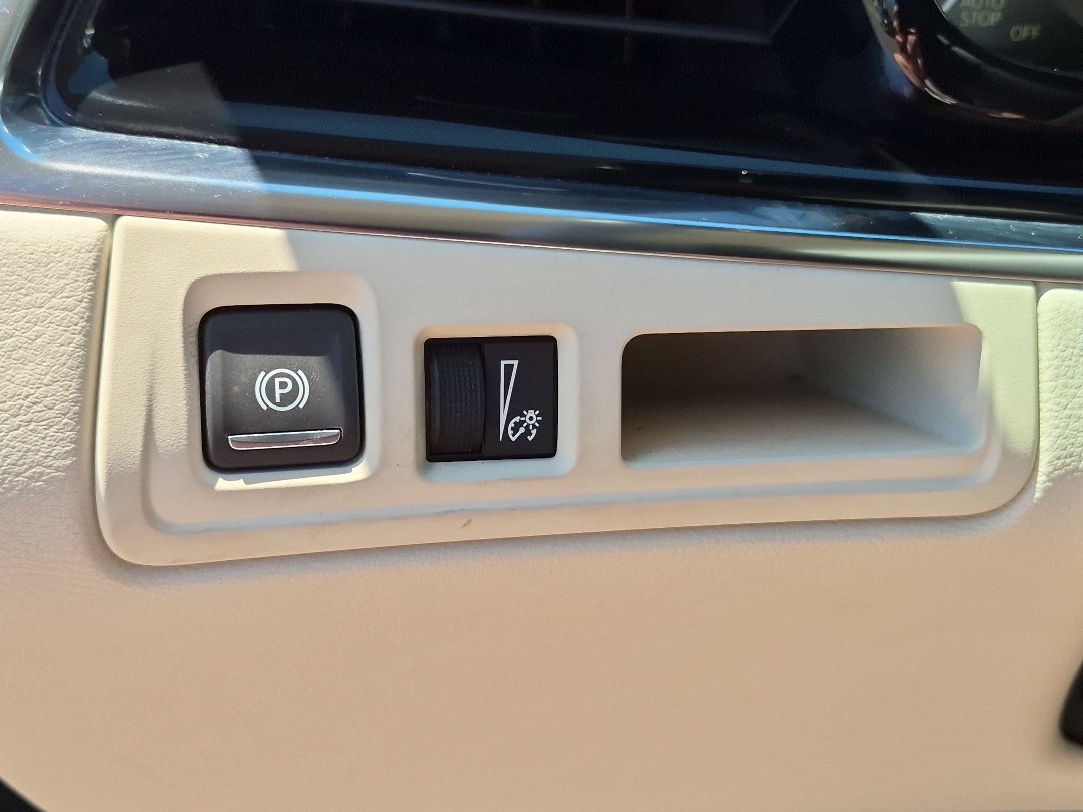Certified 2021 Cadillac XT6 Premium Luxury w/ LPO, Floor Liner Package FWD image 15