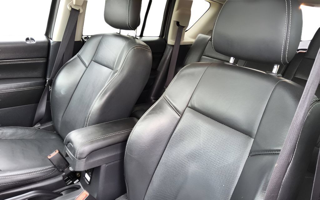 Used 2016 Jeep Compass High Altitude AWD/4WD image 17