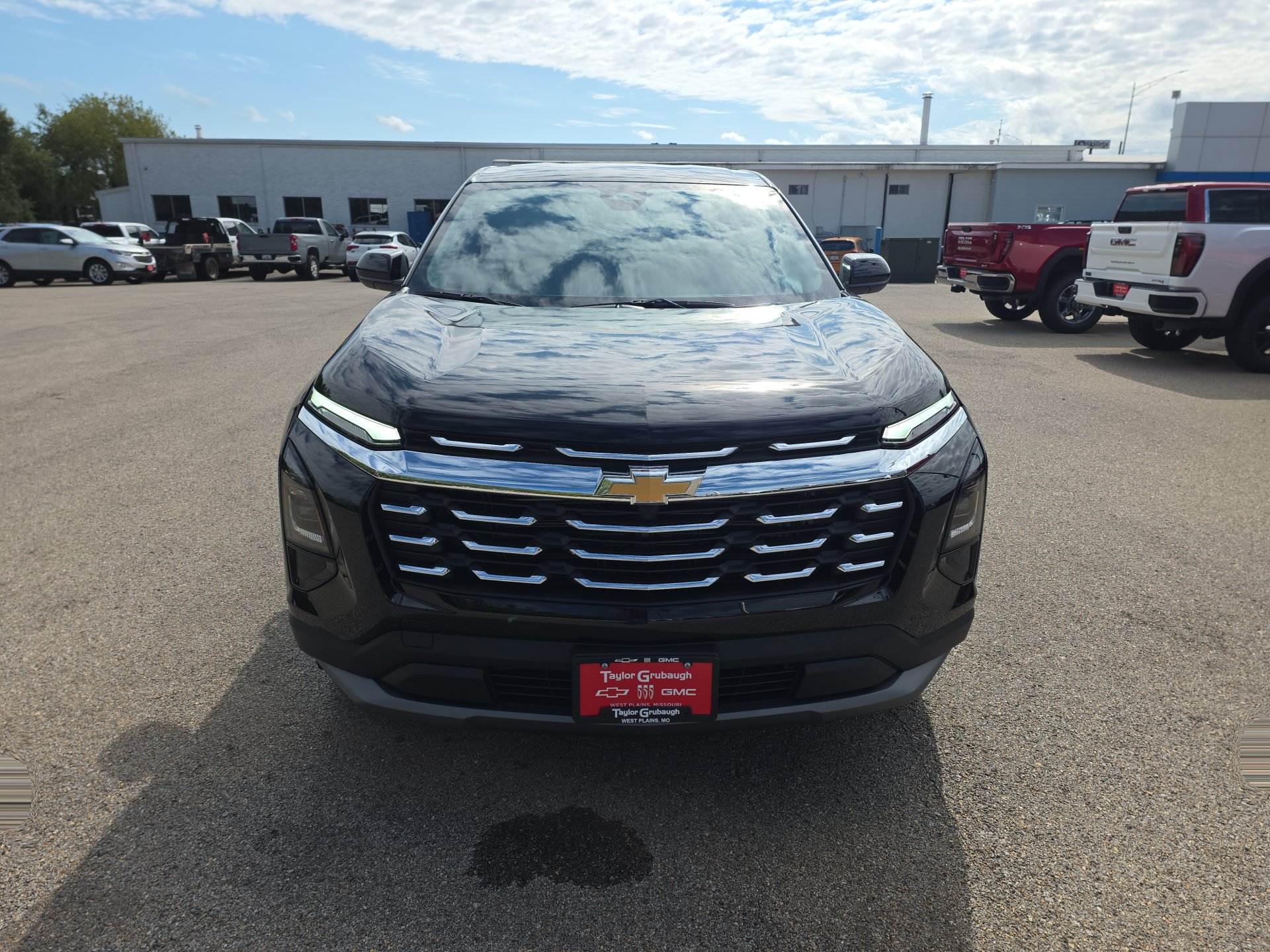 New 2027 Chevrolet Equinox LT w/ Convenience Package II AWD/4WD image 3
