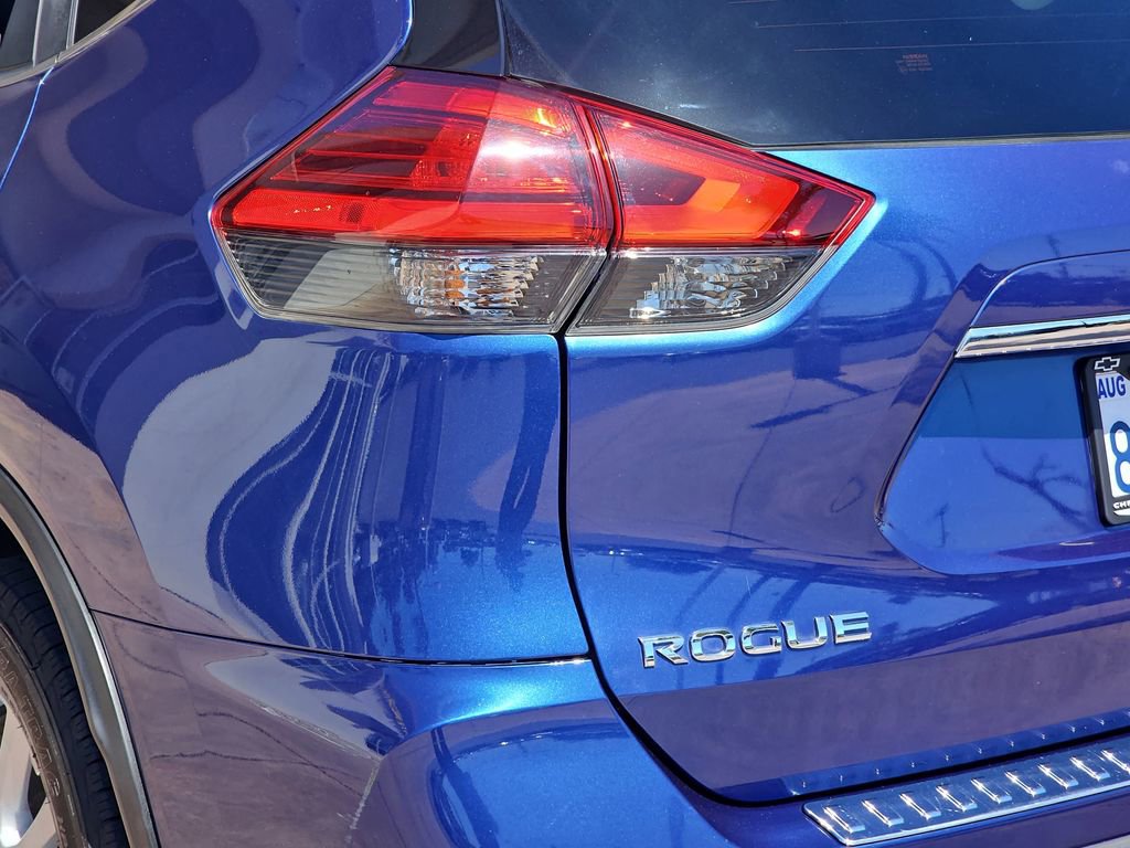 Used 2017 Nissan Rogue SV w/ SV Premium Package FWD image 41