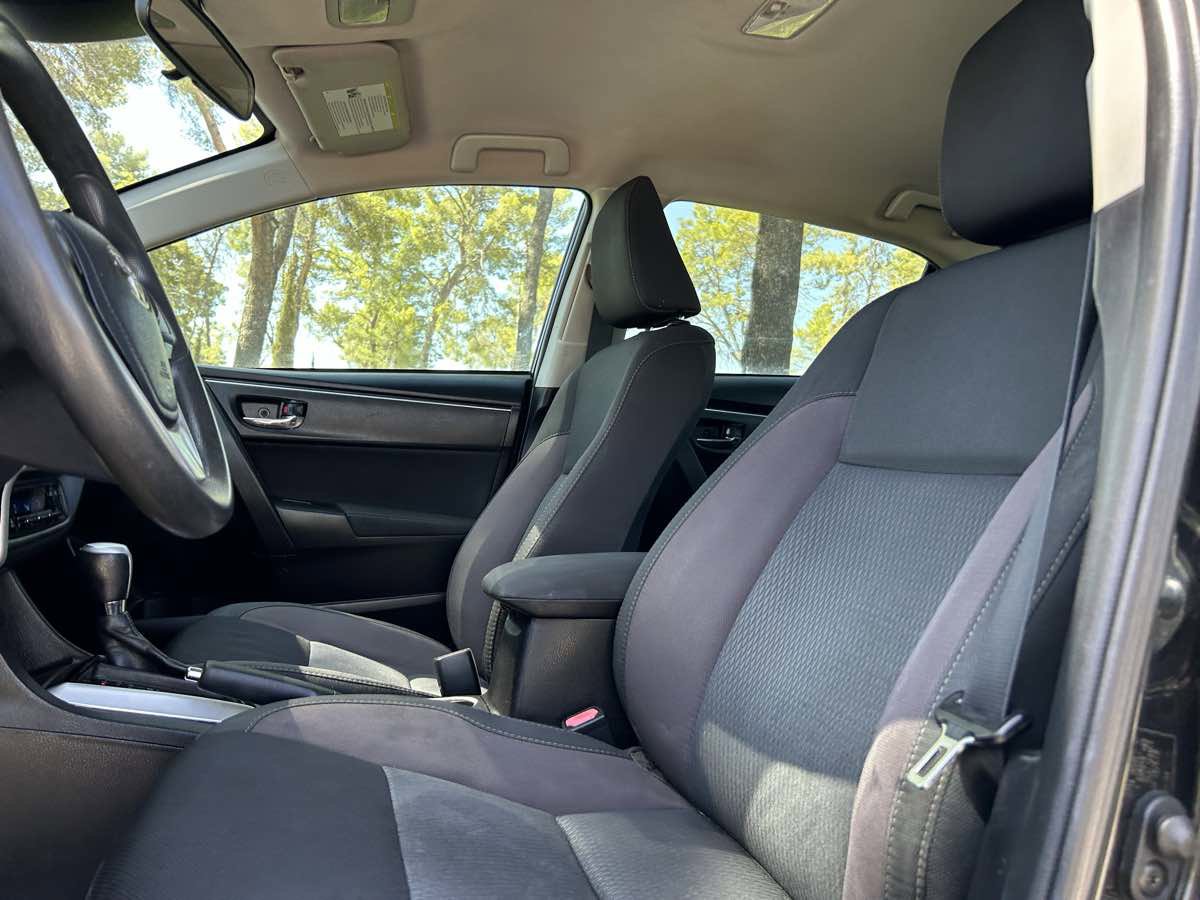 Used 2018 Toyota Corolla LE FWD image 20