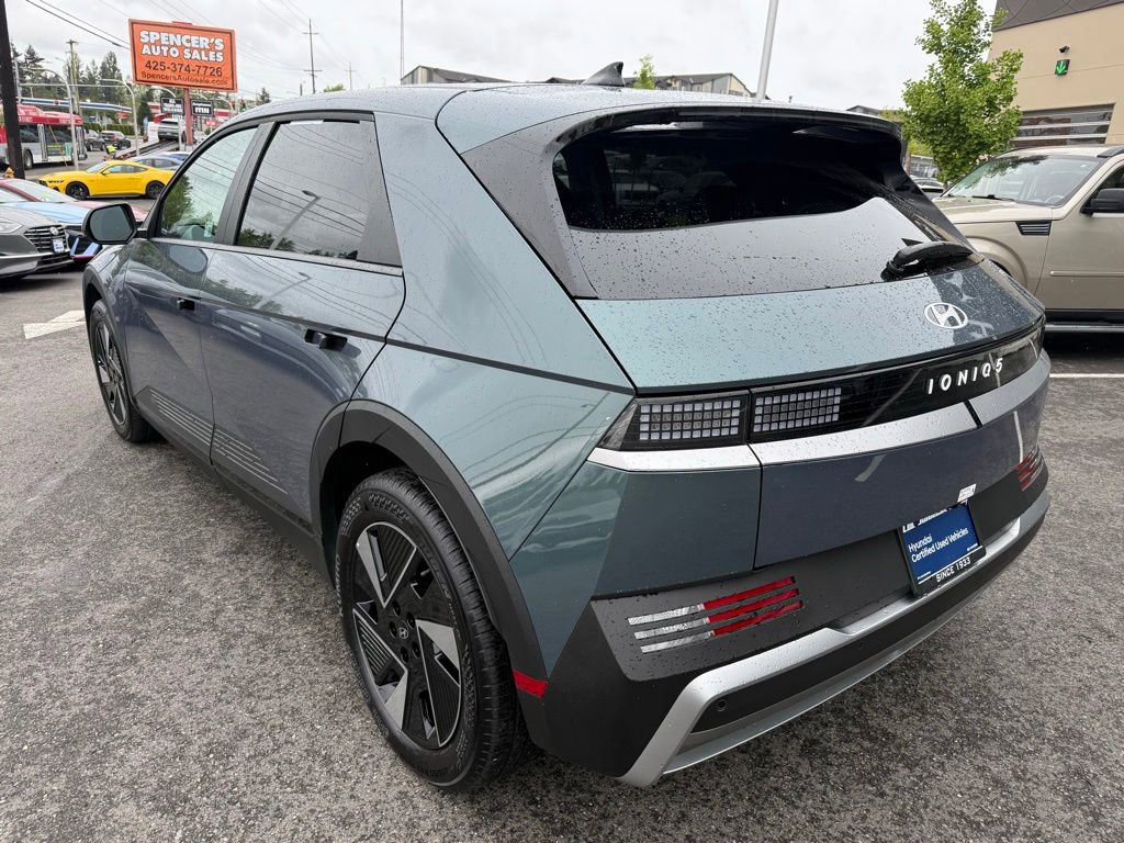 Certified 2025 Hyundai Ioniq 5 SE RWD image 3