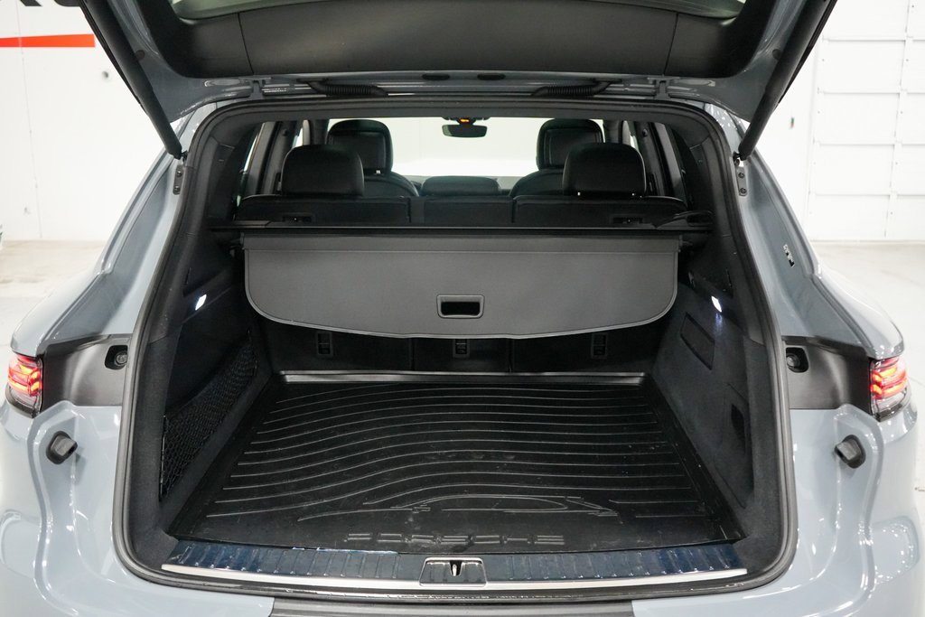 Used 2024 Porsche Cayenne image 29