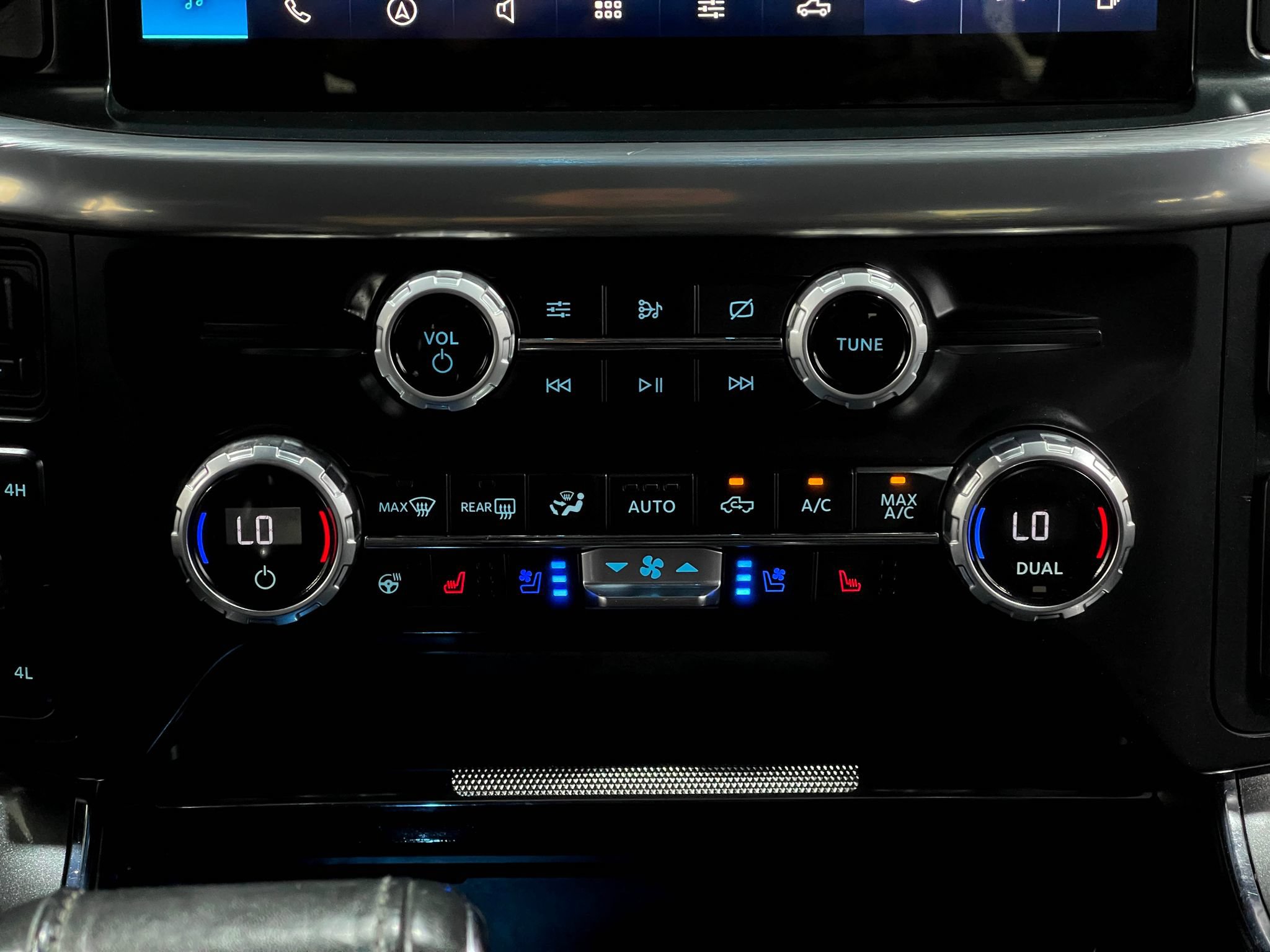 Used 2021 Ford F150 Lariat w/ Equipment Group 502A High AWD/4WD image 24