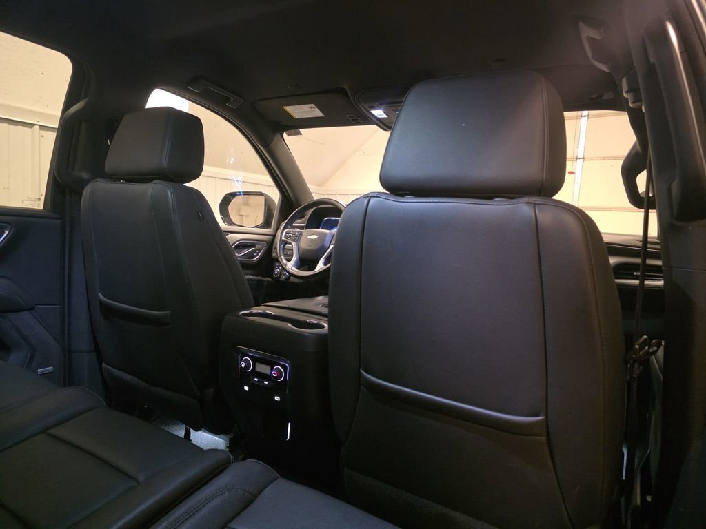 Used 2024 Chevrolet Suburban LT AWD/4WD image 31