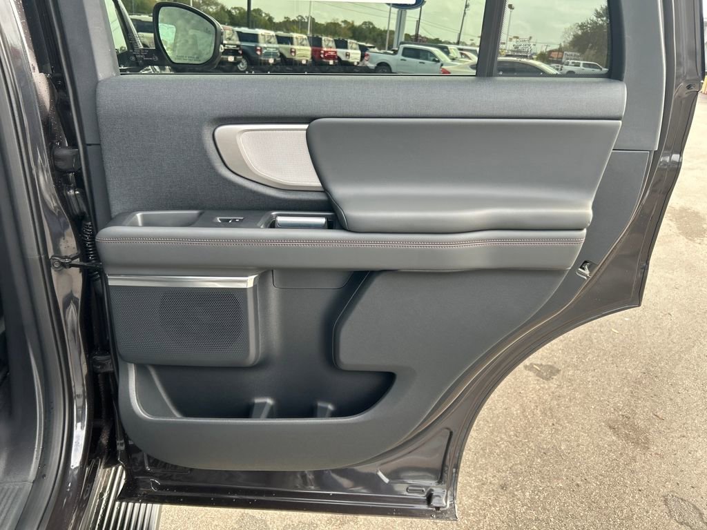 New 2025 Ford Expedition Active image 29