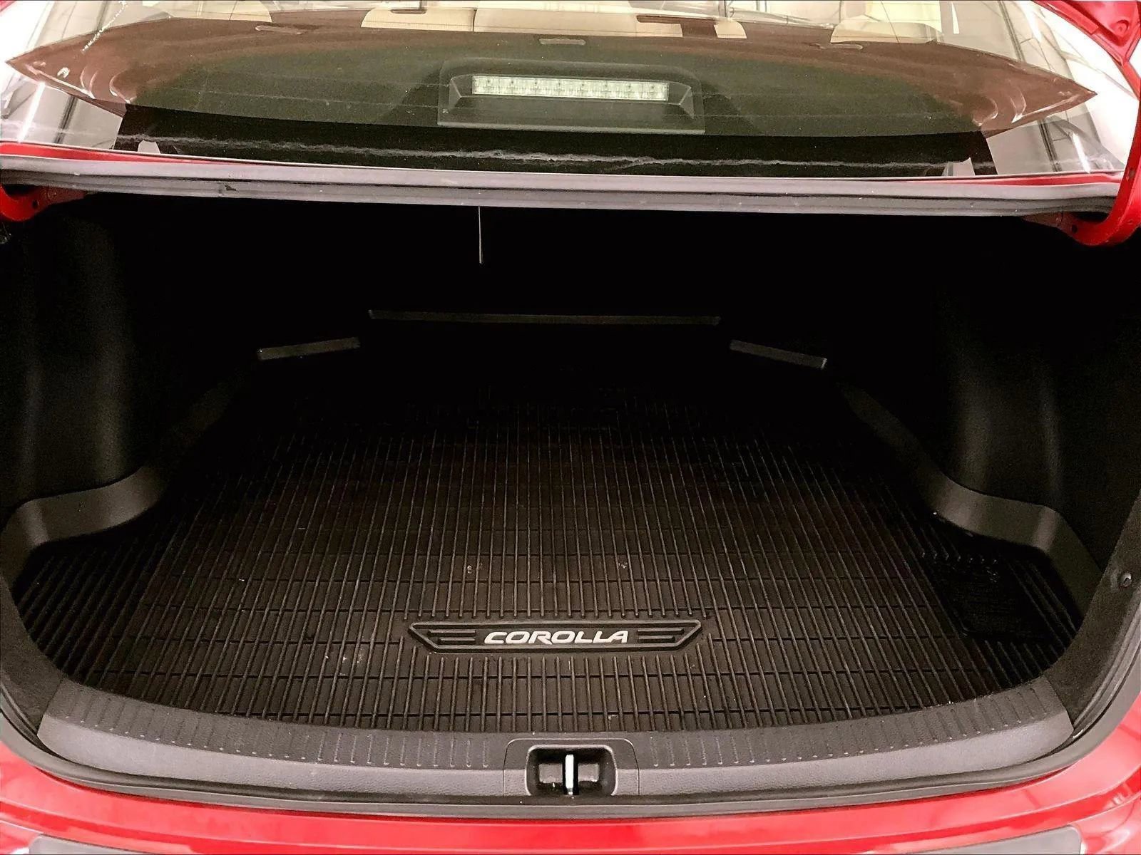 Used 2021 Toyota Corolla LE image 33