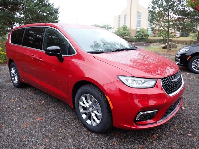 New 2026 Chrysler Pacifica Select image 9