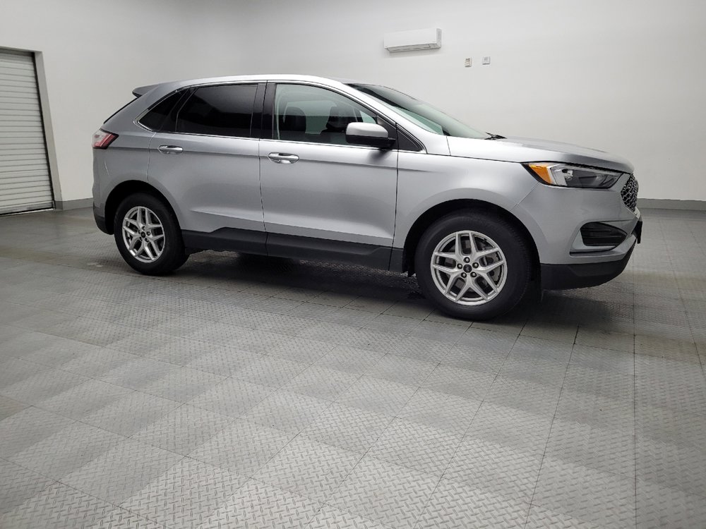 Used 2023 Ford Edge SEL image 11