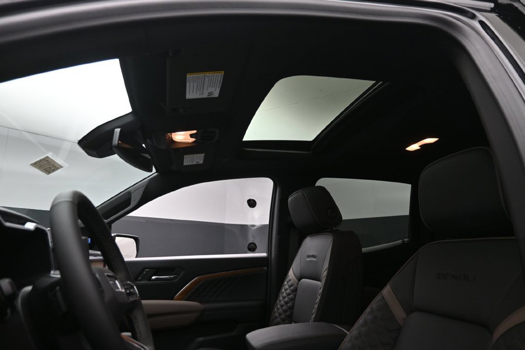 New 2026 GMC Canyon Denali AWD/4WD image 23