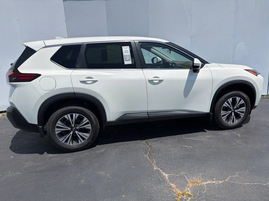 Used 2023 Nissan Rogue SV FWD image 3