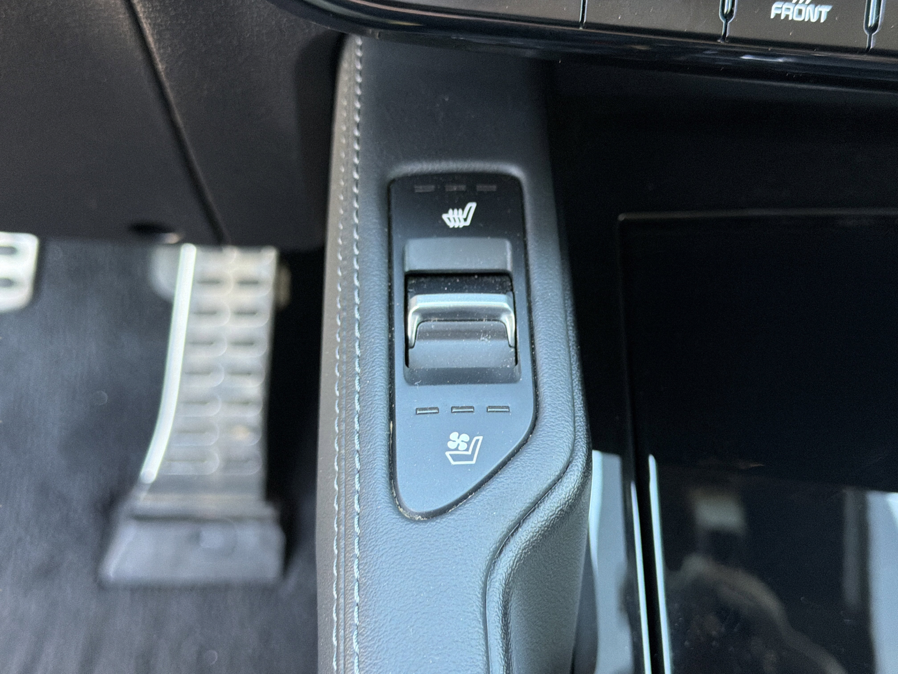 Certified 2024 Kia Telluride SX Prestige AWD/4WD image 30