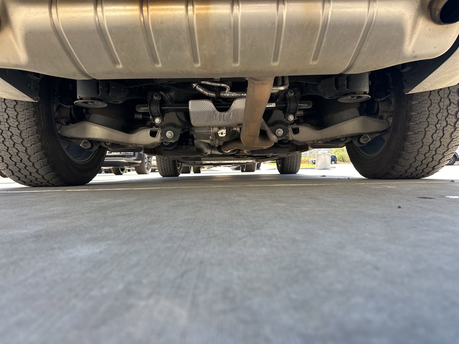 Used 2023 Land Rover Defender 130 X-Dynamic SE image 21