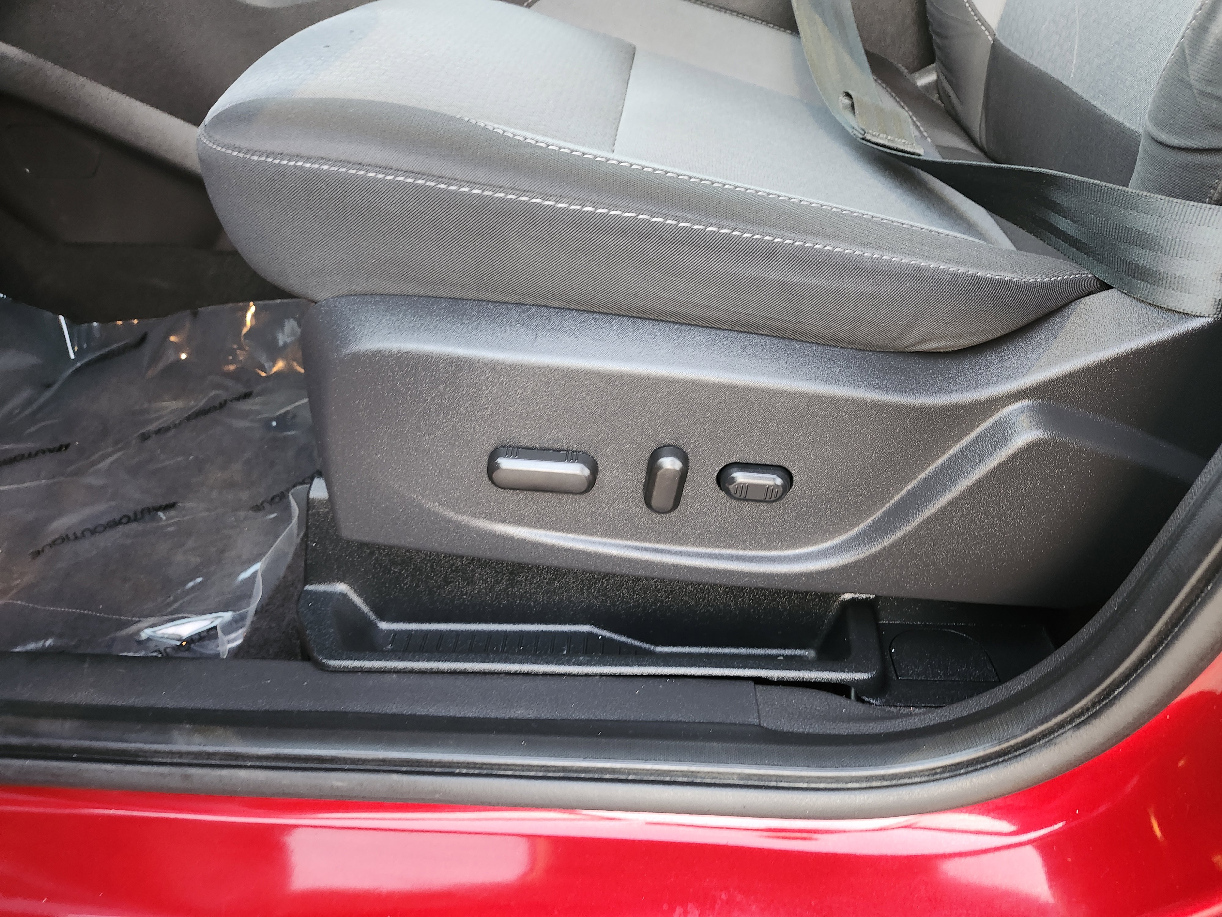 Used 2018 Ford Escape SE image 25