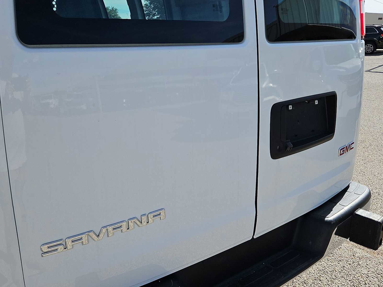Used 2024 GMC Savana 2500 w/ Driver Convenience Package image 11