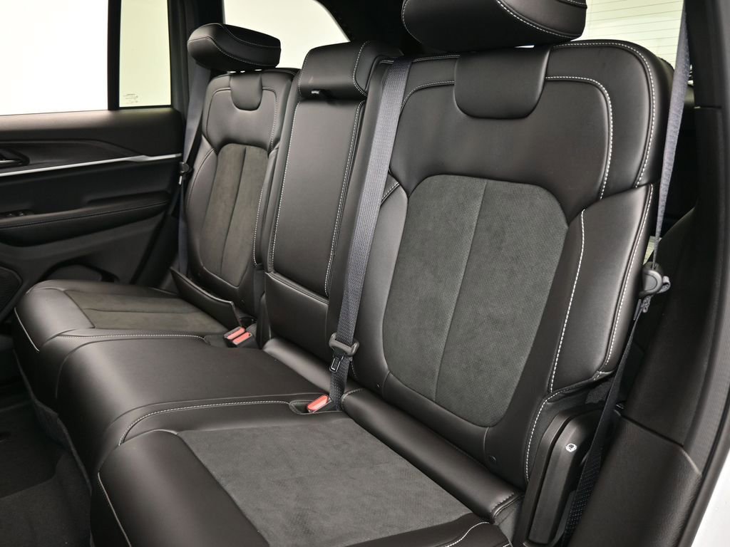 New 2026 Jeep Grand Cherokee Altitude RWD image 26