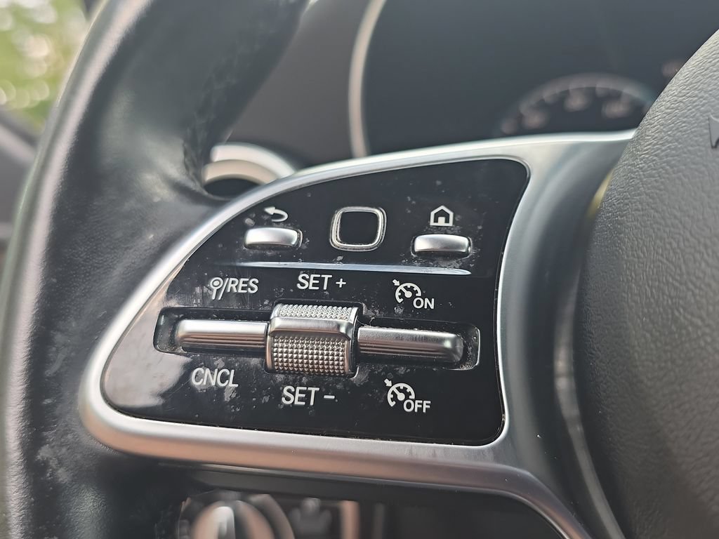 Used 2022 Mercedes-Benz GLC 300 4MATIC w/ AMG Line image 30