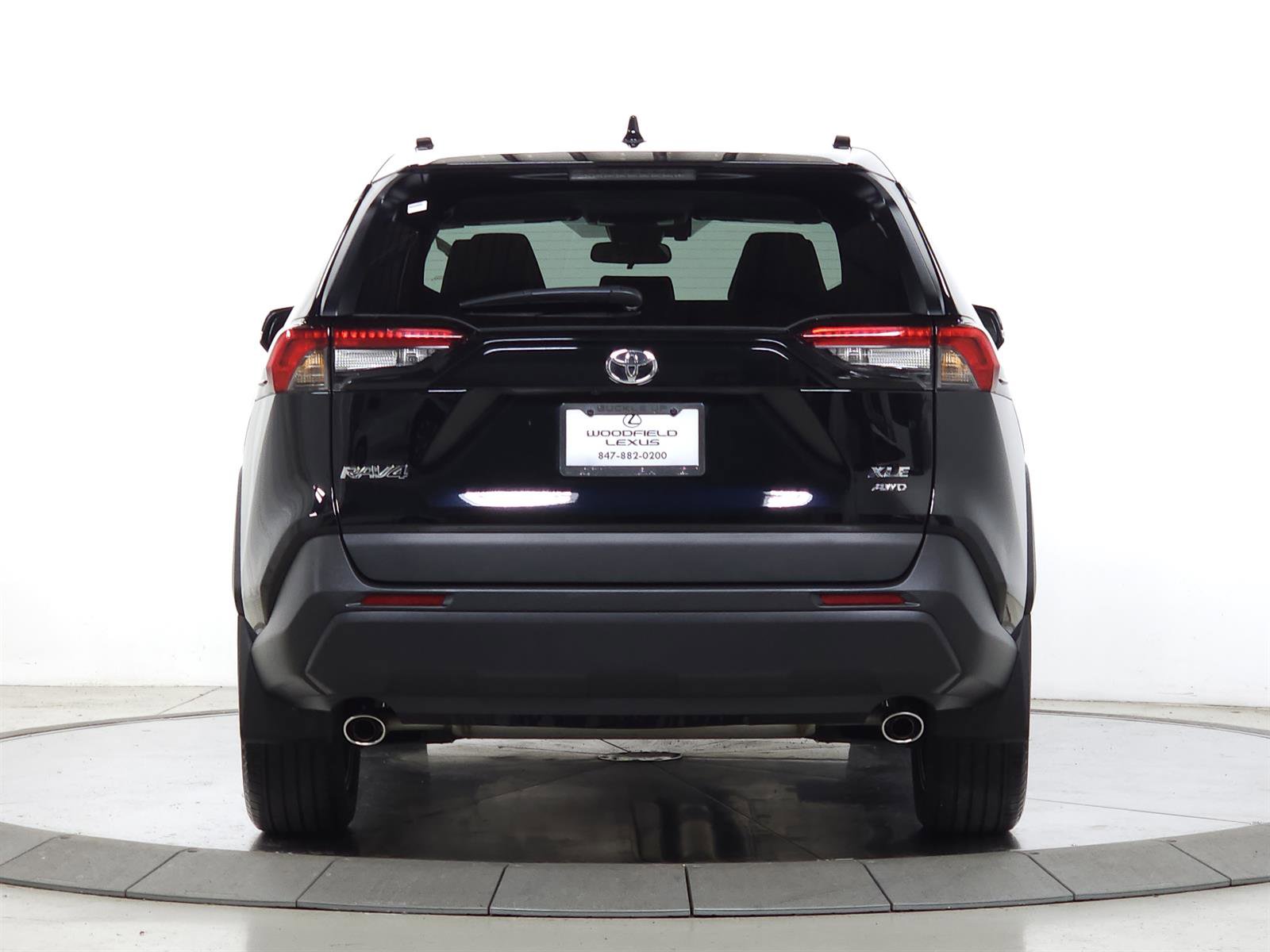 Used 2023 Toyota RAV4 XLE Premium image 7