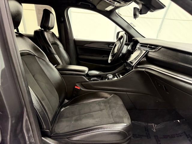 Used 2023 Jeep Grand Cherokee Altitude image 20