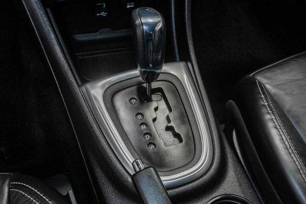 Used 2011 Chrysler 200 Limited FWD image 22