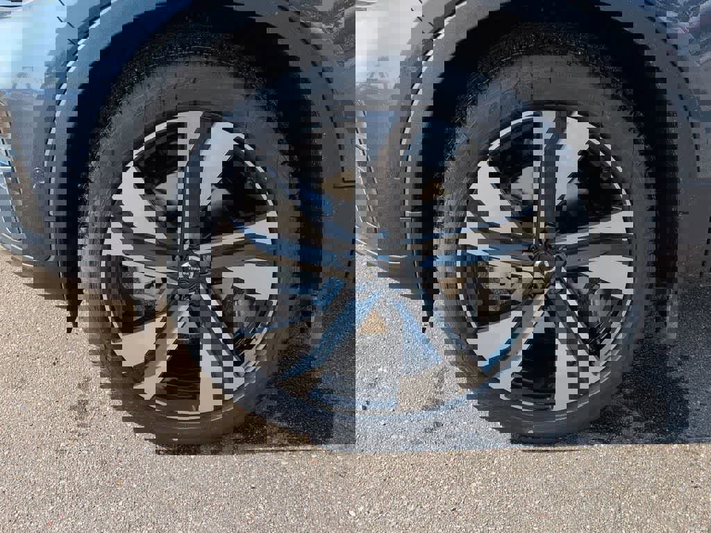 New 2026 Volvo XC40 B5 Ultra w/ Protection Package Premier image 13