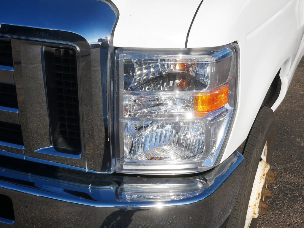Used 2018 Ford E-450 and Econoline 450 Super Duty RWD image 15