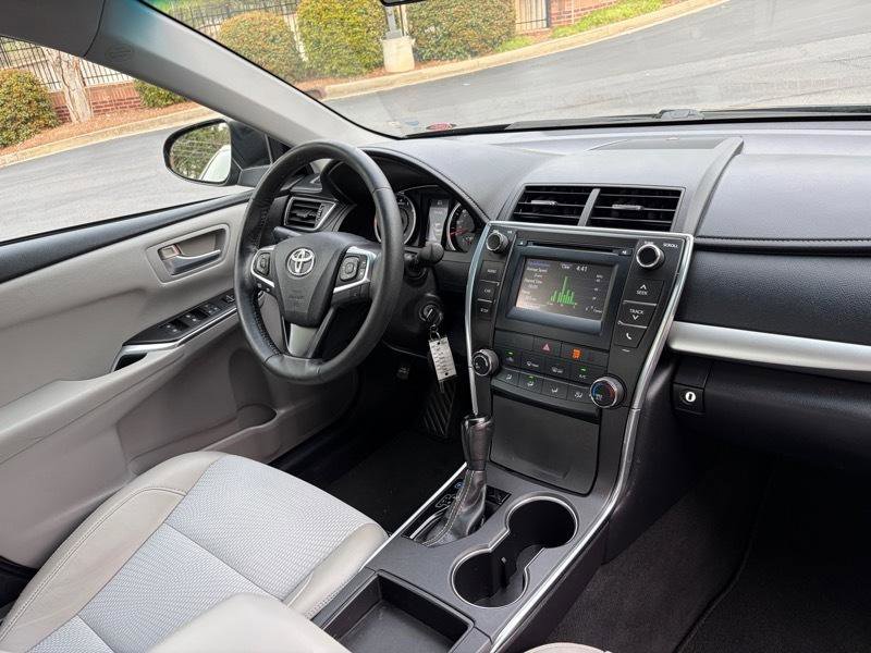 Used 2016 Toyota Camry SE image 35