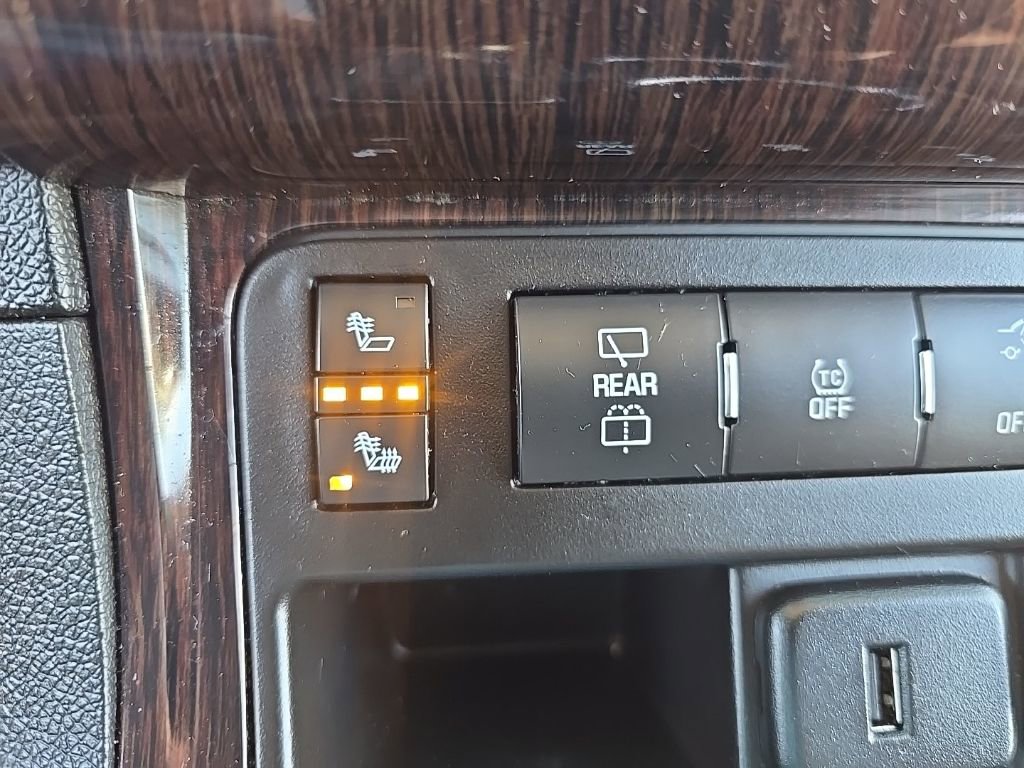 Used 2017 Chevrolet Traverse LT image 20