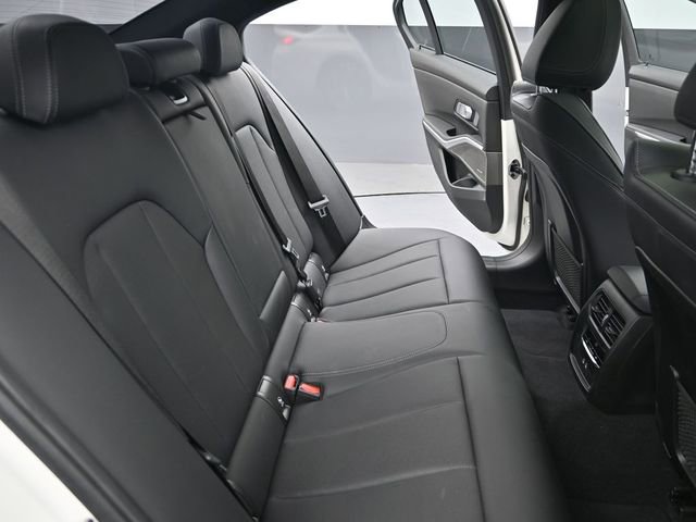 Used 2023 BMW 330i Sedan w/ Premium Package image 22