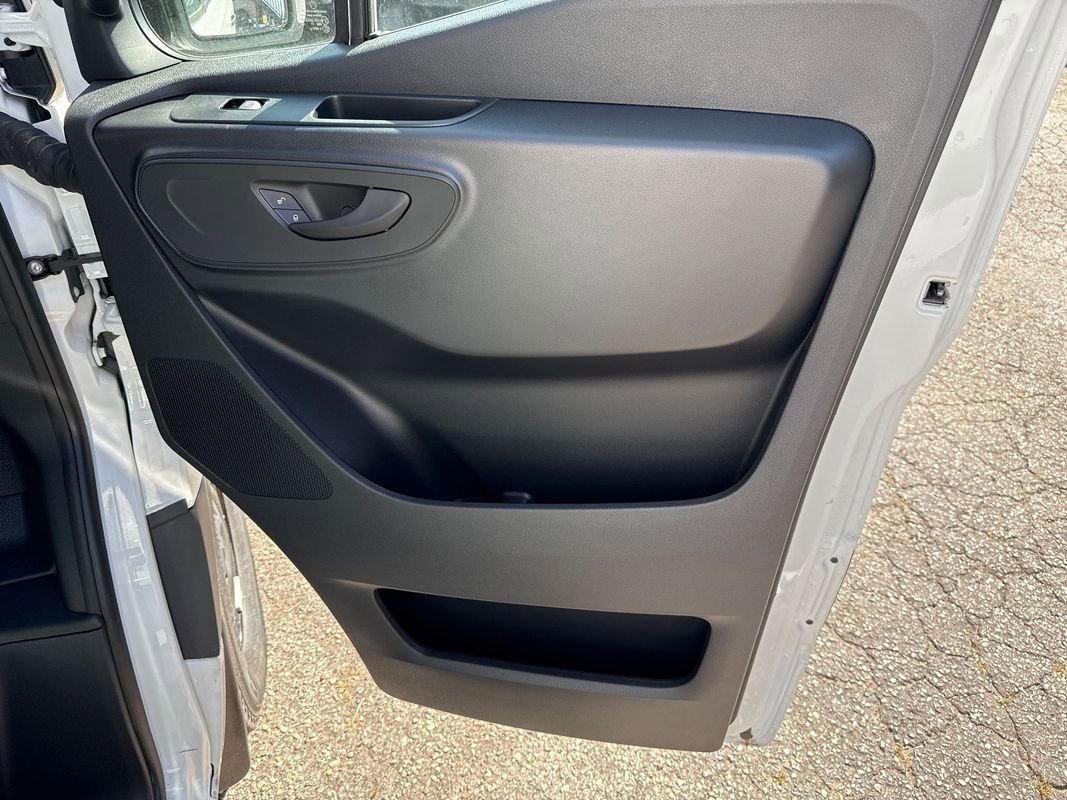 Used 2025 Mercedes-Benz Sprinter 2500 image 19