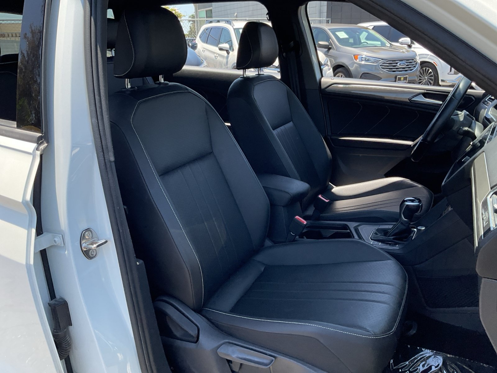 Used 2023 Volkswagen Tiguan SE R-Line FWD image 21