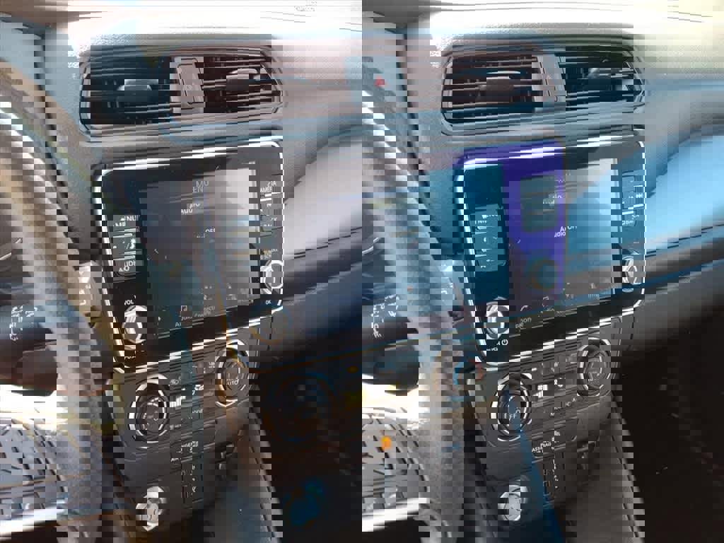 Used 2022 Nissan Leaf S image 20