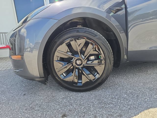 Used 2023 Tesla Model Y Long Range AWD/4WD image 28