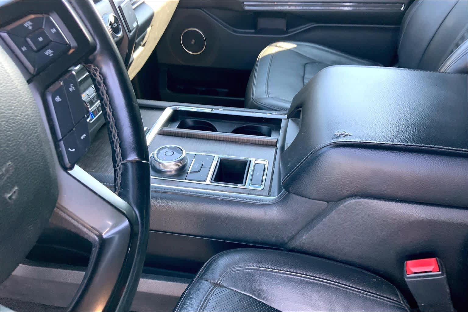 Used 2018 Ford Expedition Max Limited RWD image 16