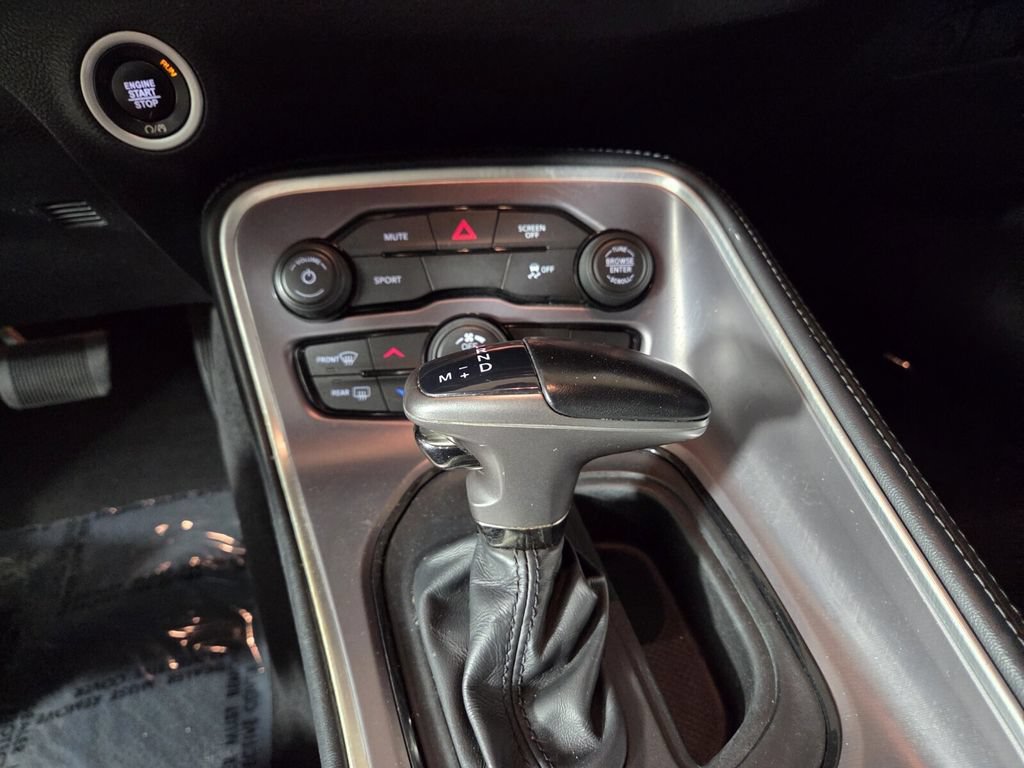 Used 2021 Dodge Challenger SXT RWD image 17