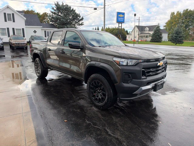 Used 2024 Chevrolet Colorado Trail Boss w/ Advanced Trailering Package AWD/4WD image 5