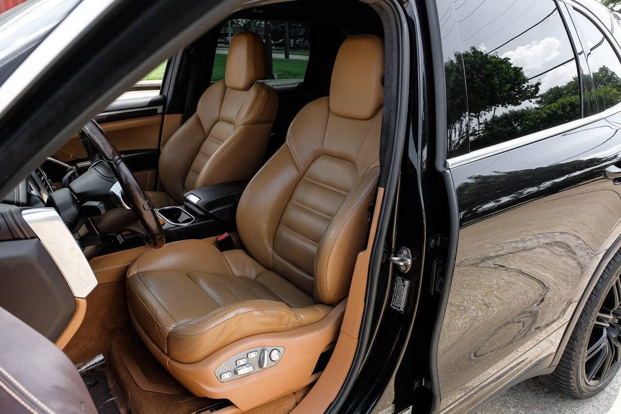 Used 2012 Porsche Cayenne Turbo AWD/4WD image 37