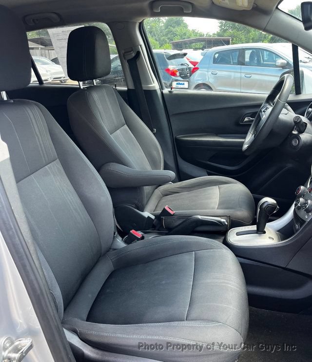 Used 2016 Chevrolet Trax LT AWD/4WD image 16