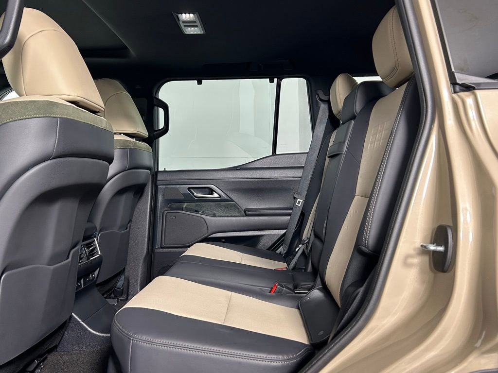 Used 2025 Lexus GX 550 AWD/4WD image 19