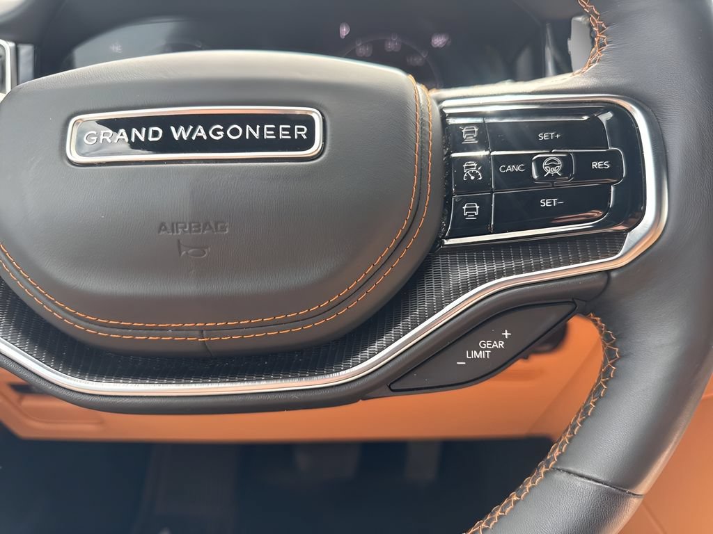 Used 2025 Jeep Grand Wagoneer L Series III w/ Rear Seat Video Group 1 AWD/4WD image 18