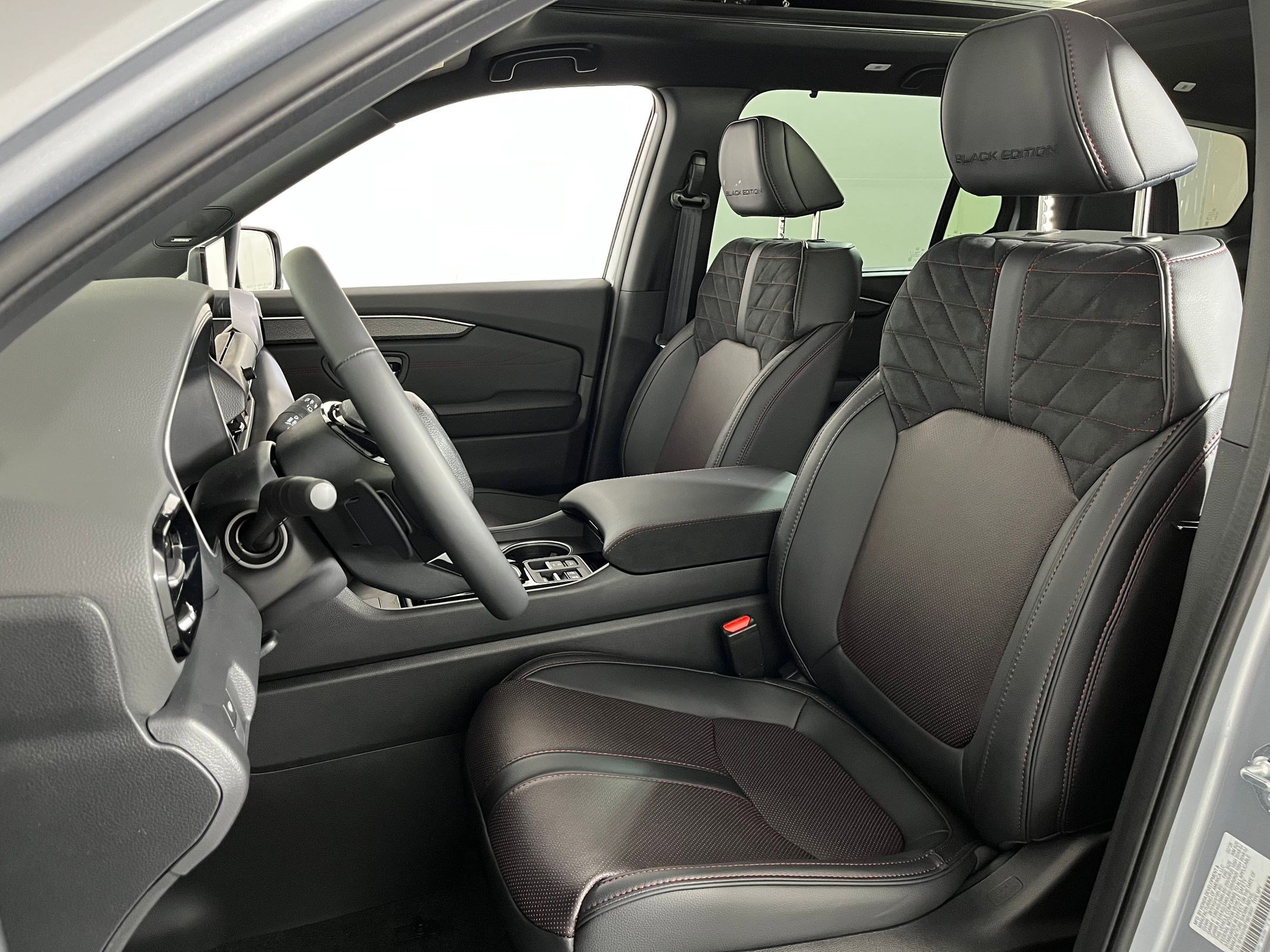 New 2026 Honda Pilot Black Edition image 4