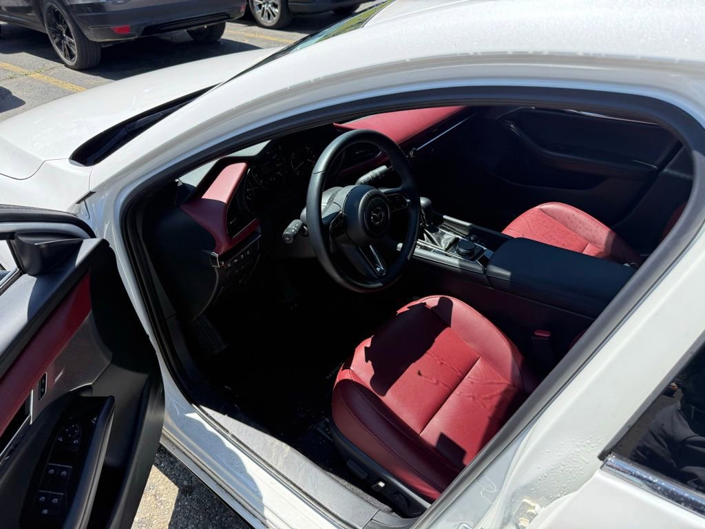 Used 2024 MAZDA MAZDA3 Hatchback w/Premium Plus Pkg AWD/4WD image 7