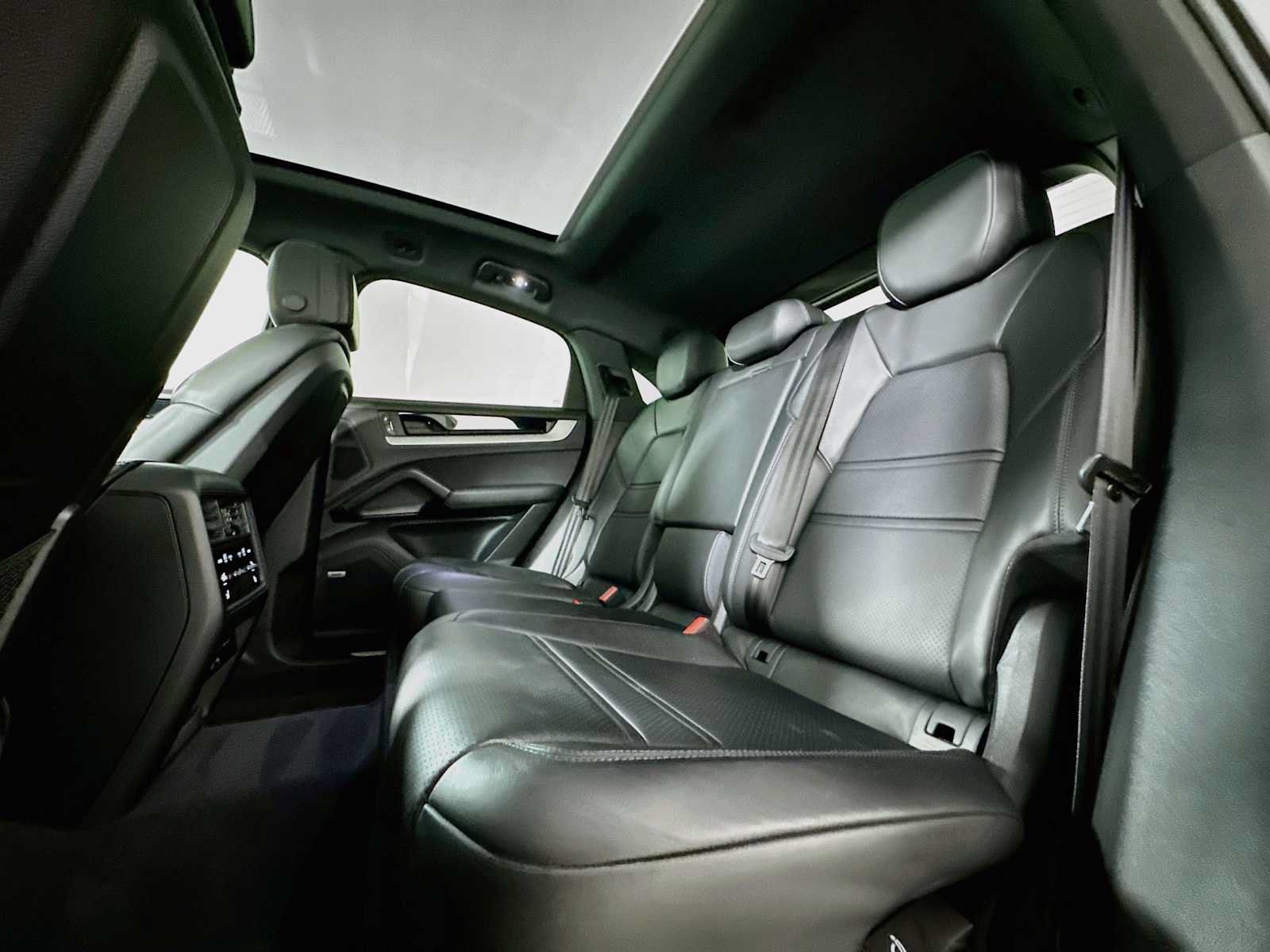 Certified 2024 Porsche Cayenne S AWD/4WD image 23