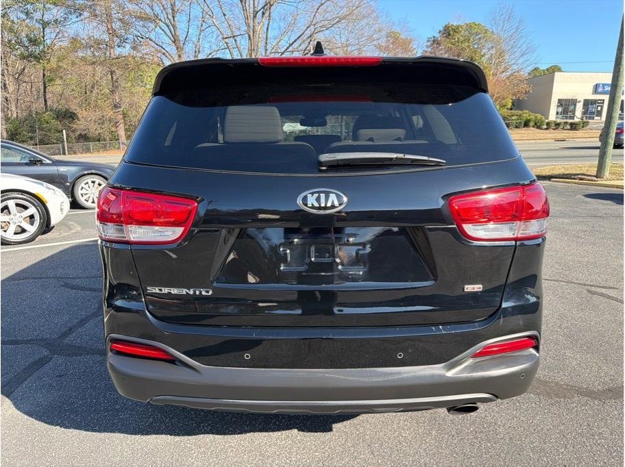 Used 2018 Kia Sorento LX image 5